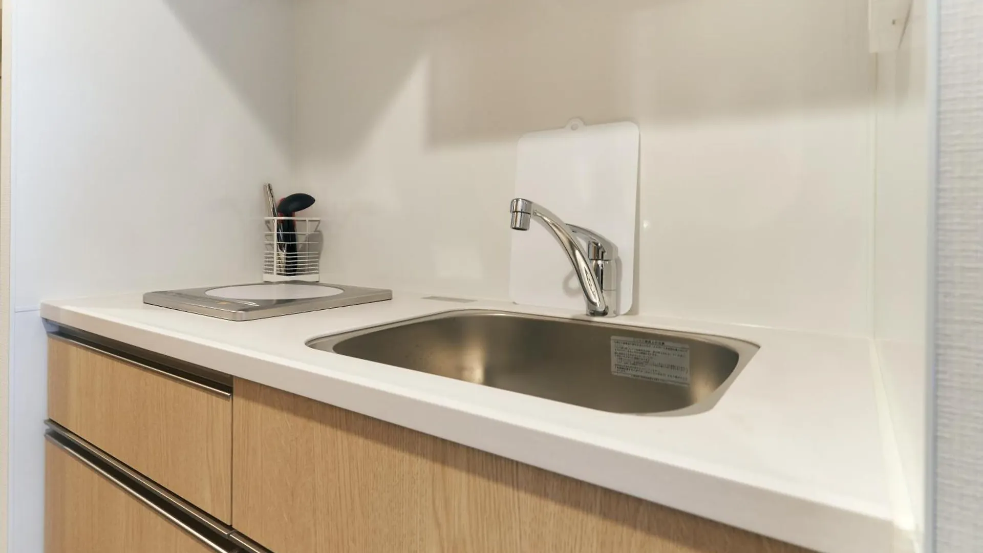 Stayat Osaka Shinsaibashi East 0*,  Japan
